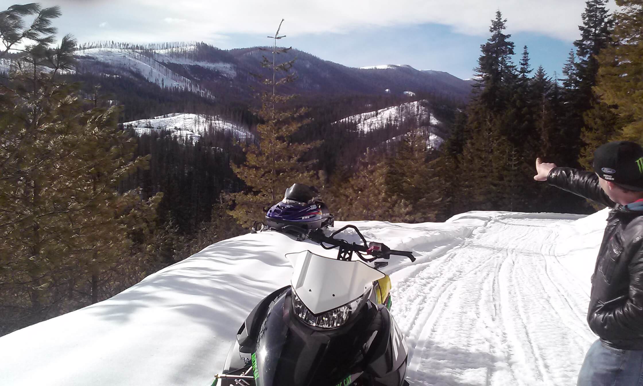 Enjoy the ride with Selkirk Powder Guides. Photo Credit: Sandy Van Deventer.