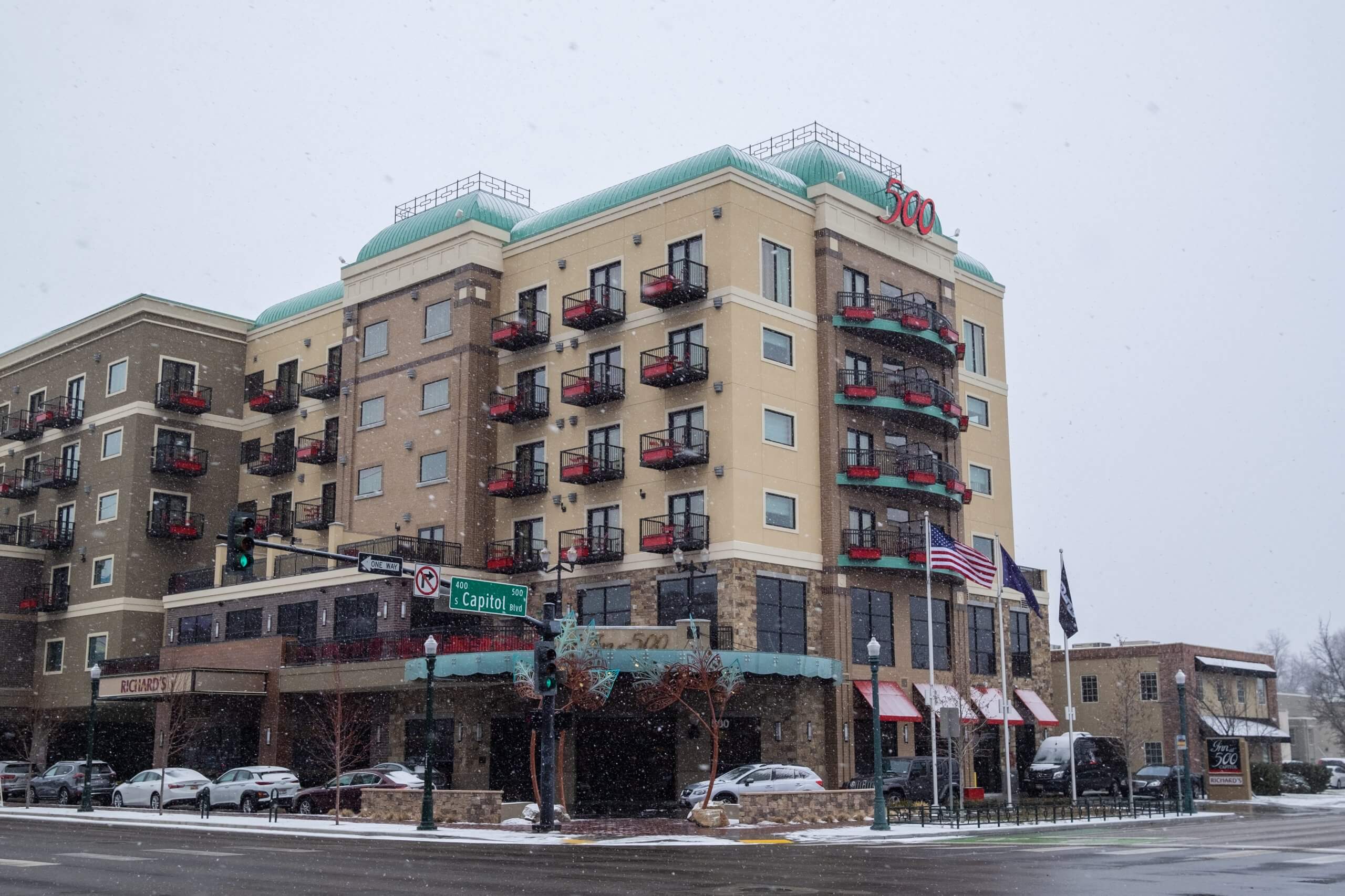 Book a room at the Inn at 500 Capitol. Photo Credit: Traveling Newlyweds.