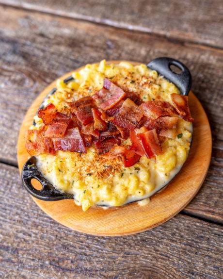 macaroni and cheese with bacon