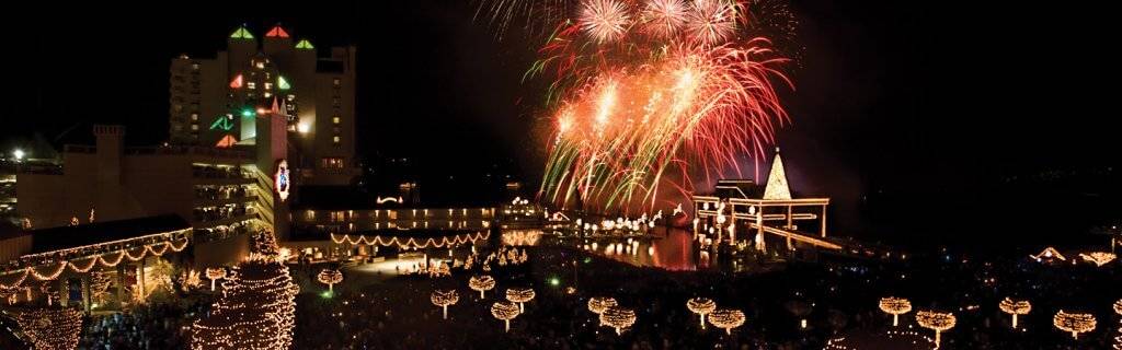 Fireworks exploding over coeur d'alene resort at night