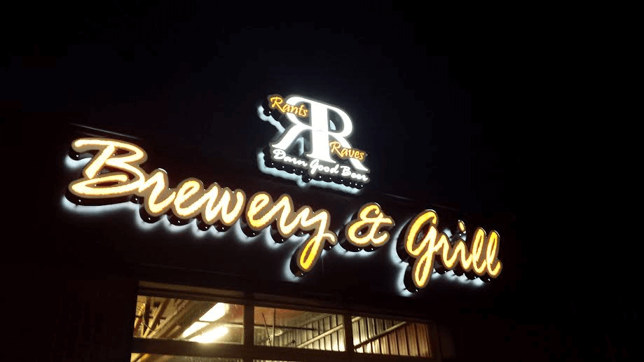 Rants & Raves Brewery outdoor signage