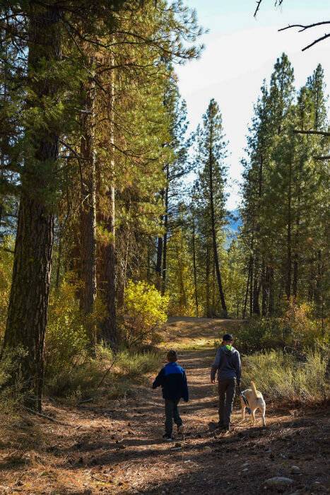 A family hiking at Charcoal Gulch.