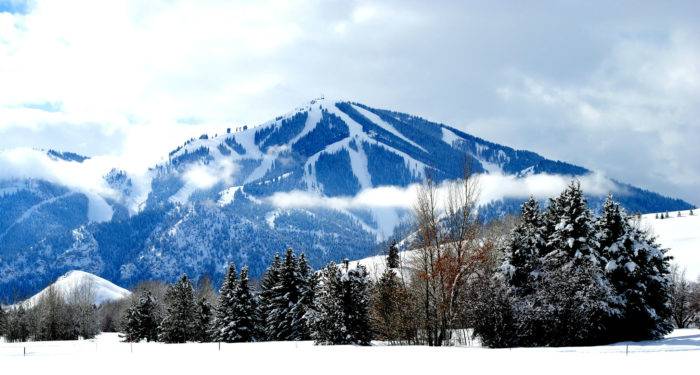 MOUNTAIN WITH SNOW ON IT