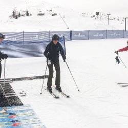 women skiing