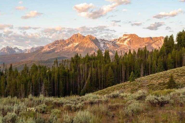 scenic shot of Sawtooth Mountains