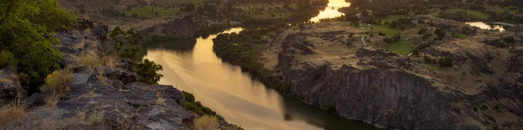 Views overlooking the Snake River Canyon from Perrine Bridge in Twin Falls