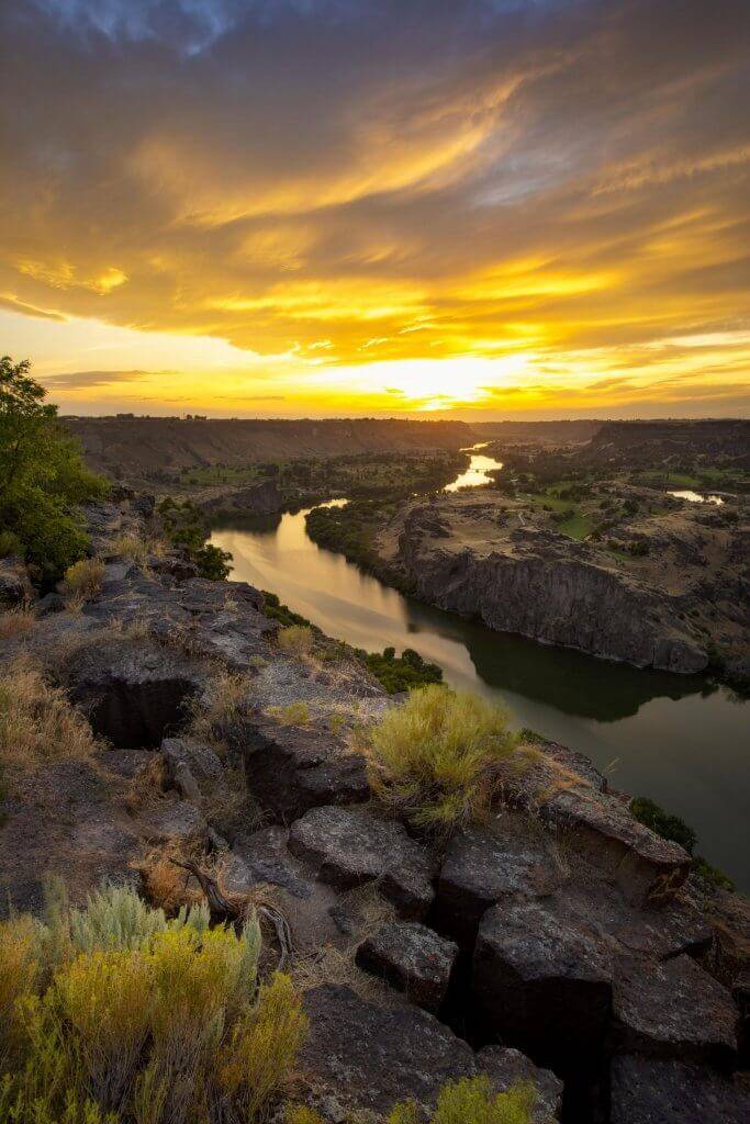 Views overlooking the Snake River Canyon from Perrine Bridge in Twin Falls