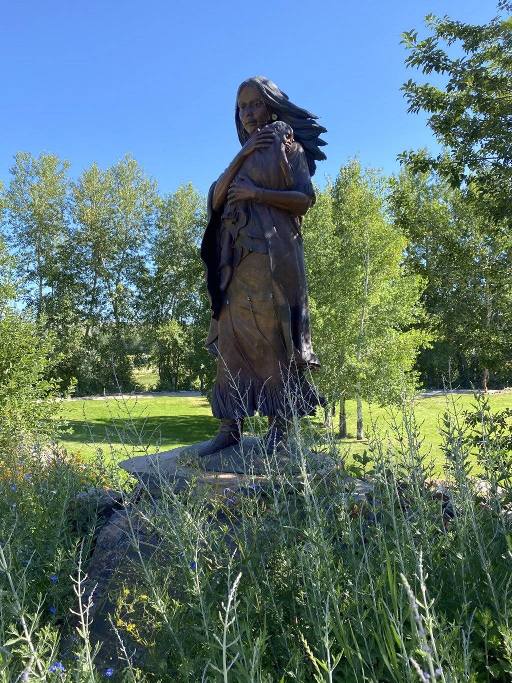 sacajawea statue at sacajawea center