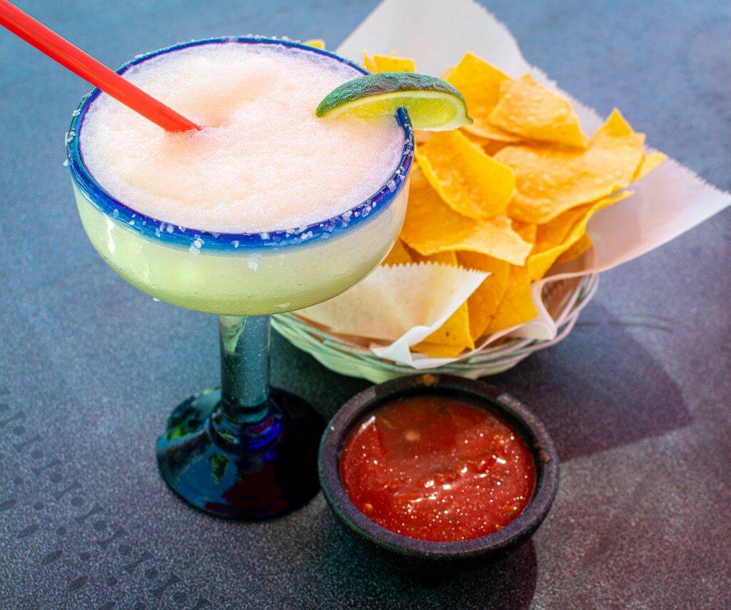 margarita with chips and salsa