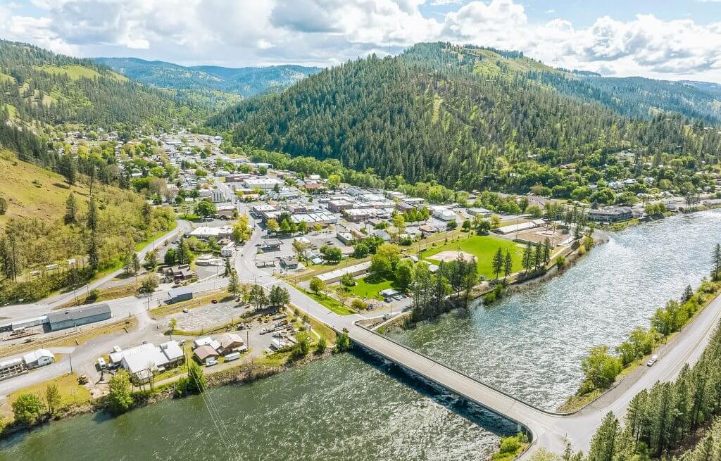 An aerial shot of the town of Orofino on the Clearwater River.