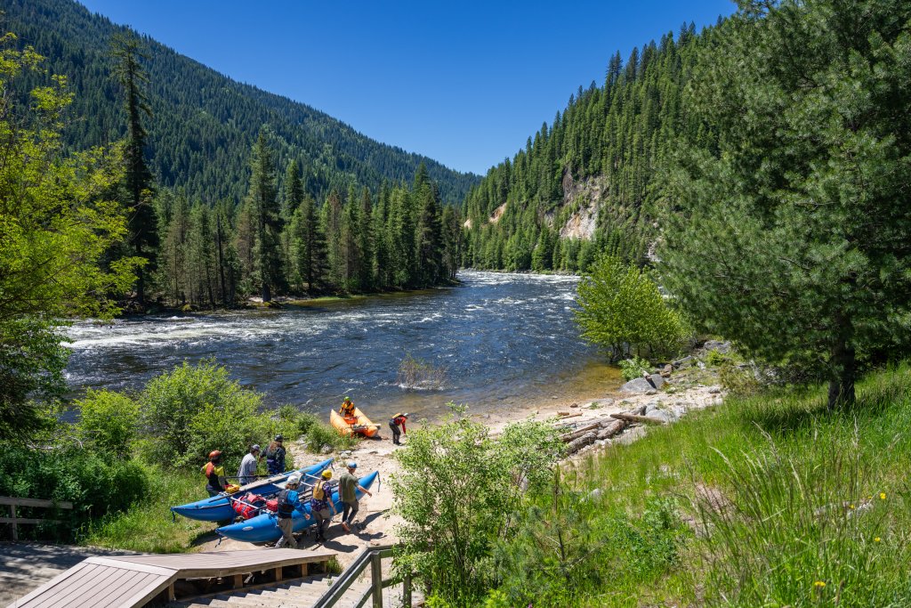 Rafters preparing for launch at a trail-accessible beach along the Lochsa River